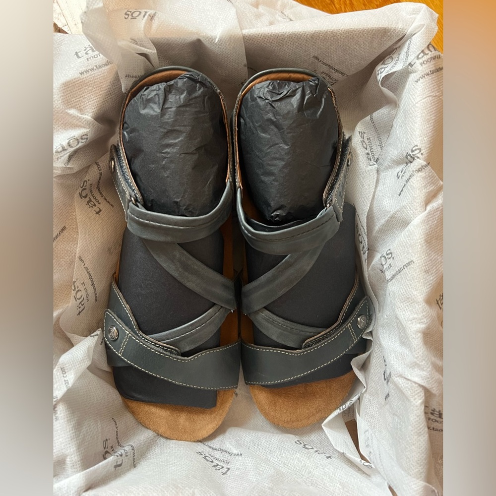 Taos Universal Sandals 39 Like New - Picture 3 of 7